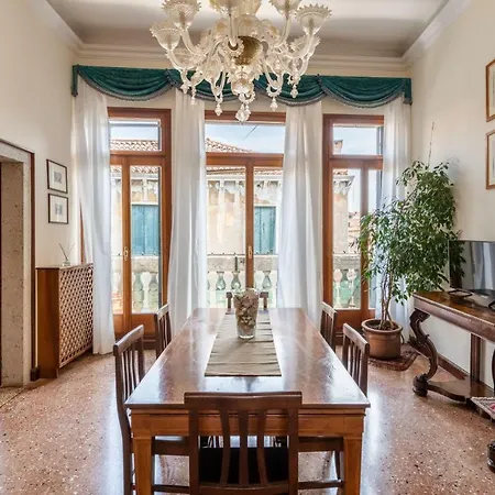 Daire La Fenice Venedik