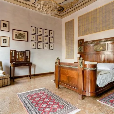 Daire La Fenice Venedik