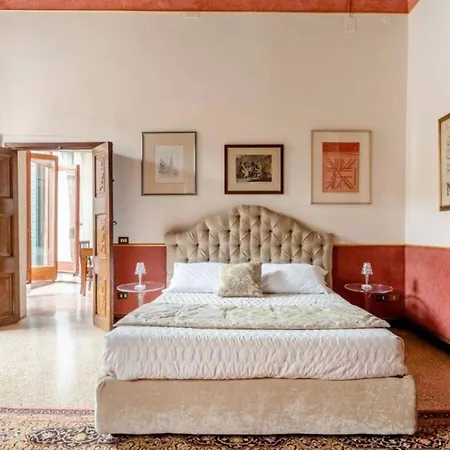 Daire La Fenice Venedik